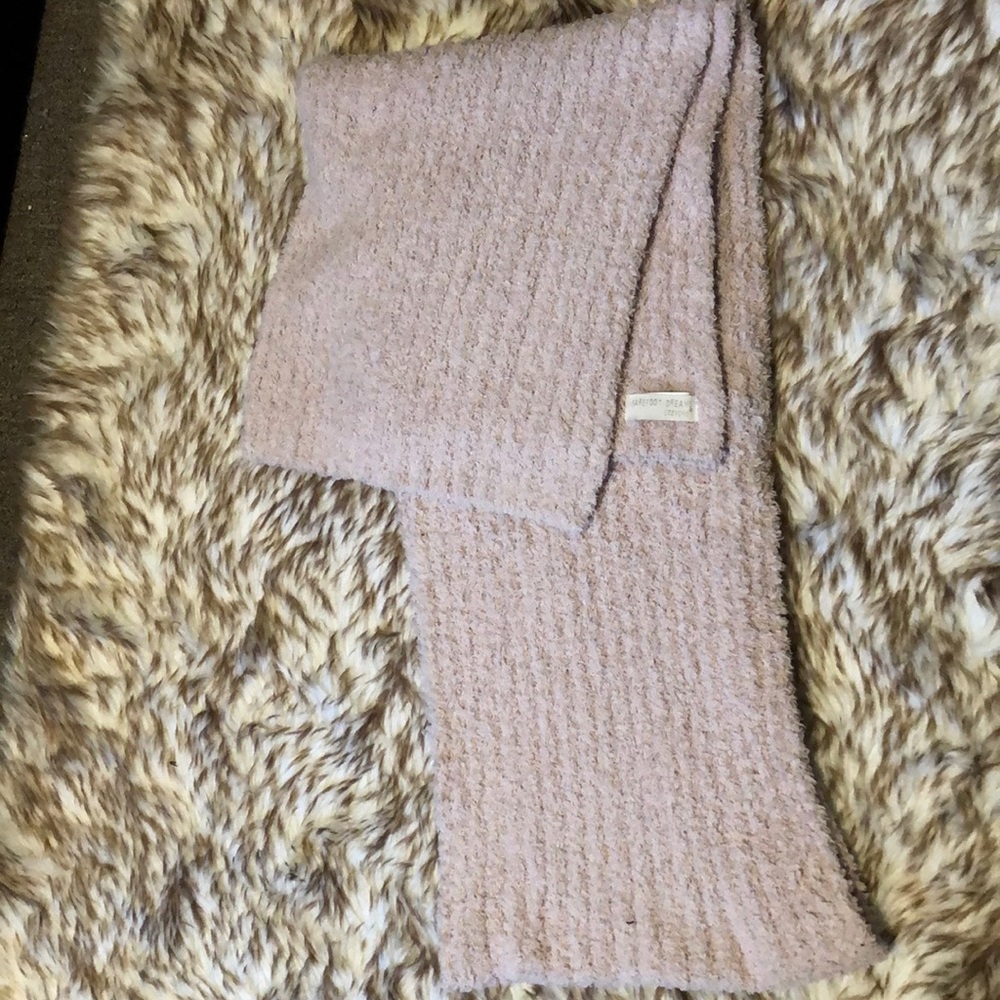 Barefoot dreams cozy chic scarf